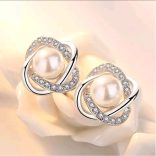 Обеци цвете с перла