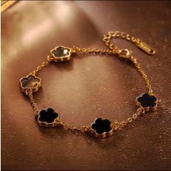 Гривна с детелина в черно 