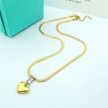 Колие от медицинска стомана сърце и кристали Голд