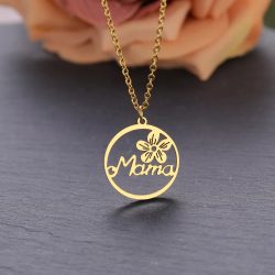   Колие с надпис Мама с цвете в златист цвят