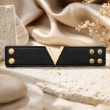 Широка дамска гривна от еко кожа със златен V | Черна гривна | Kristin Shop