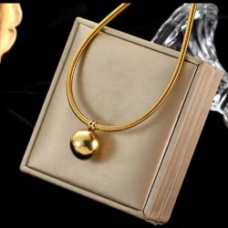 Колие с топче