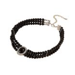 Колие чокър с черни мъниста