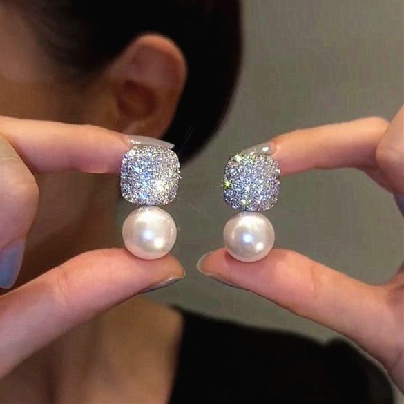 Обеци с перла за официални поводи 