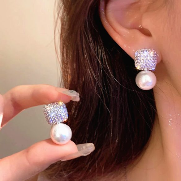 Обеци с перла за официални поводи 